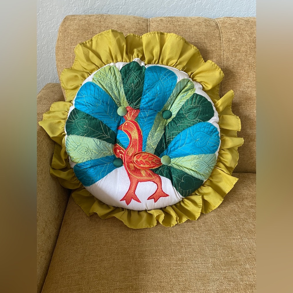 Peacock Pillows patchwork
Posted now
$22.00